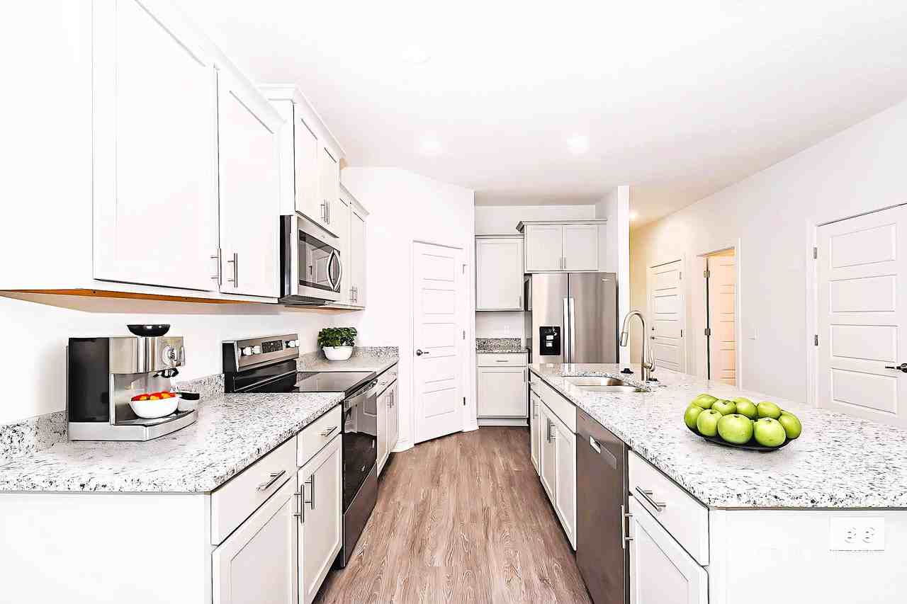Walker Point Townhomes For Rent - Photo 6 of 24