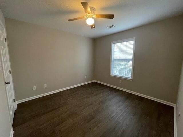 102 Bennington Ln - Photo 4 of 17