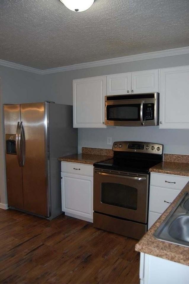 111 Smallridge St - Photo 5 of 23