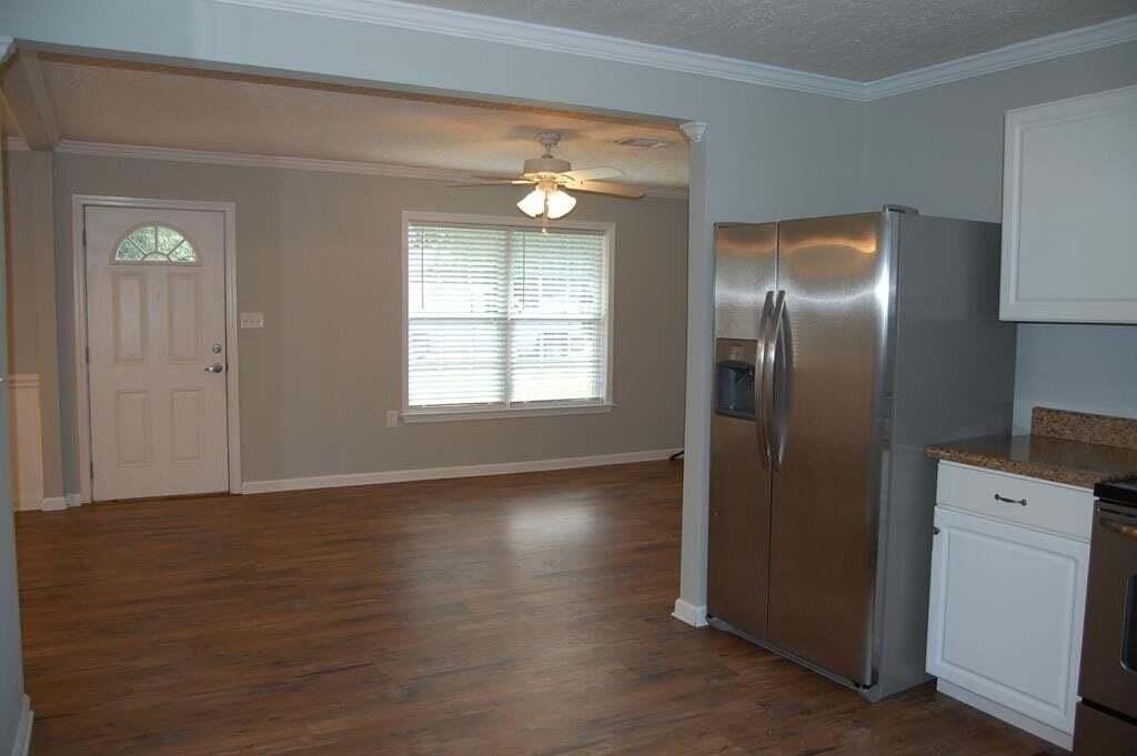 111 Smallridge St - Photo 6 of 23