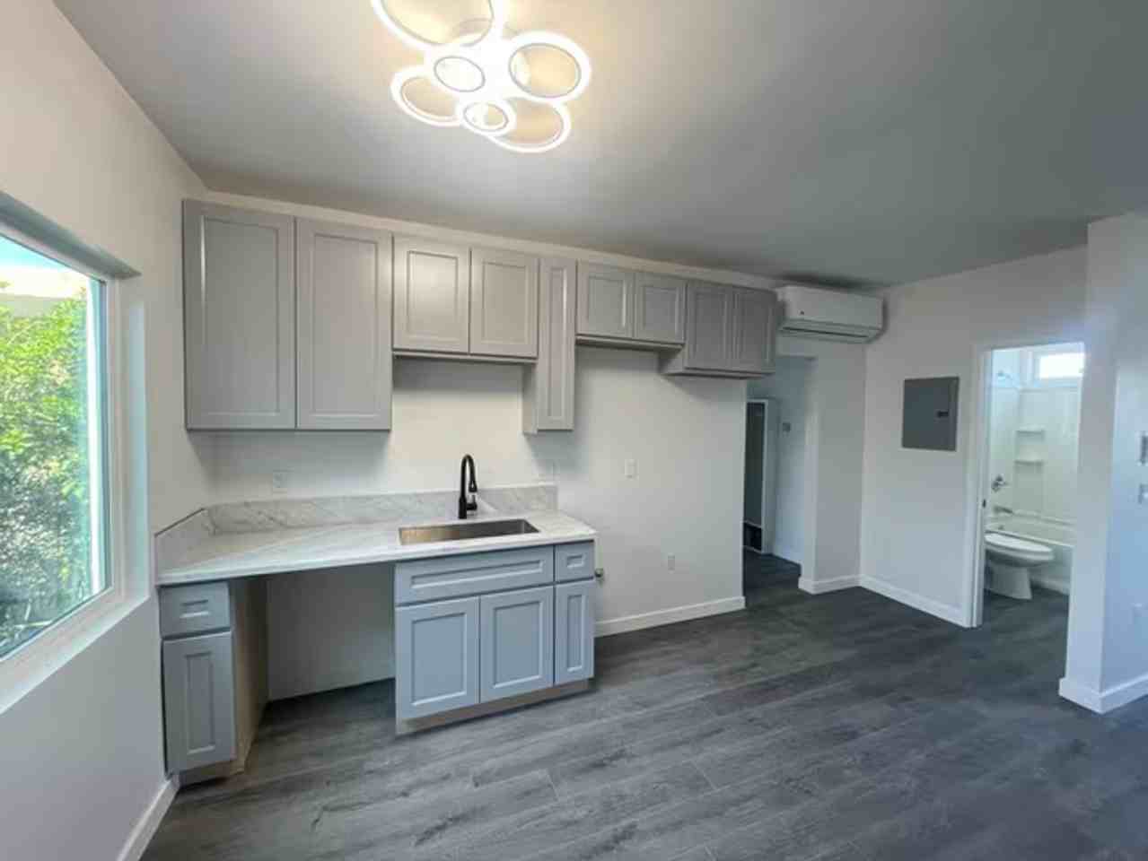 15301 Prairie Avenue - Photo 4 of 14