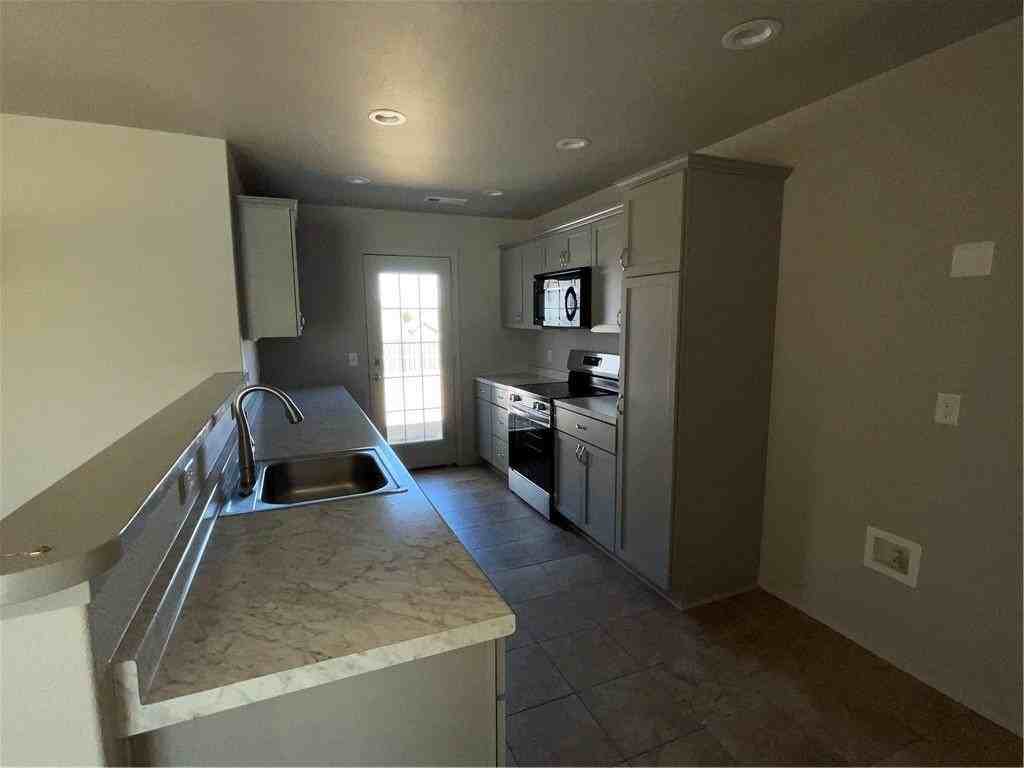 1280 Colonel Salomon Dr - Photo 6 of 14