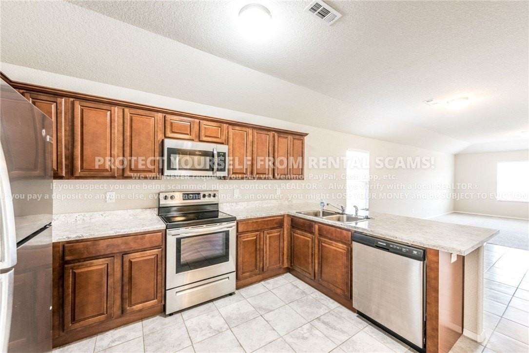 5079 W Claxton Cir - Photo 6 of 16