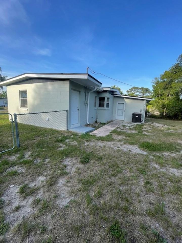 877 Horizon St - Photo 3 of 11
