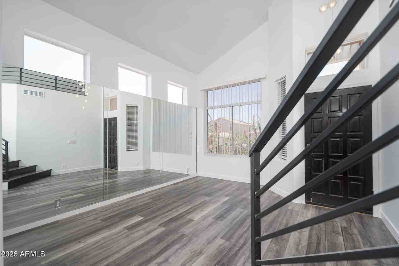 18031 N 15th Pl - Photo 4 of 26