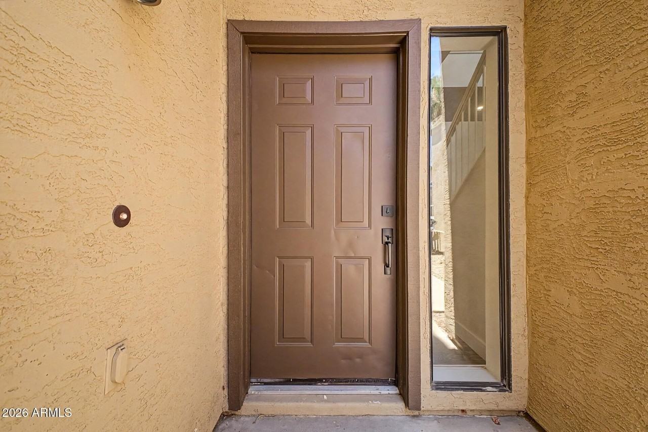 2084 N Sunset Dr - Photo 4 of 36