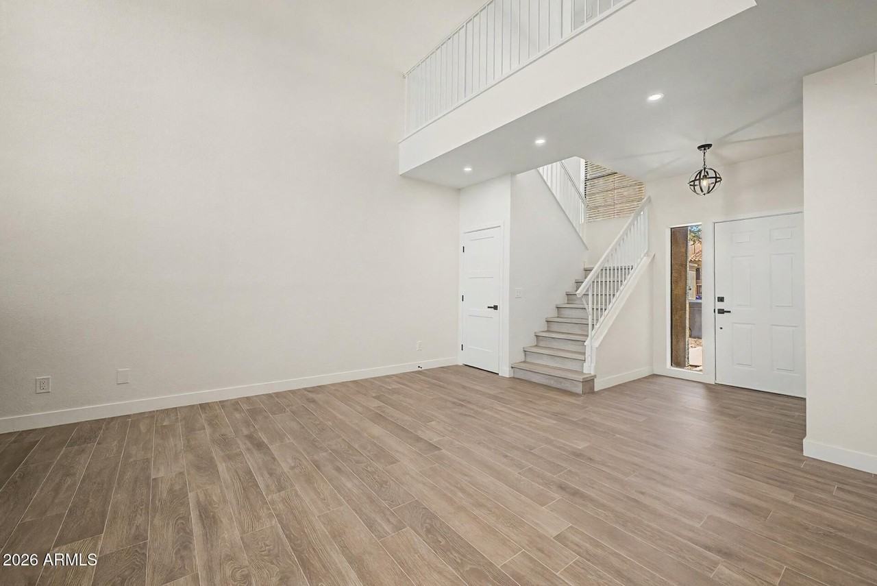 2084 N Sunset Dr - Photo 7 of 36