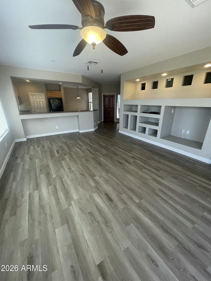 41831 N Mill Creek Way - Photo 2 of 17