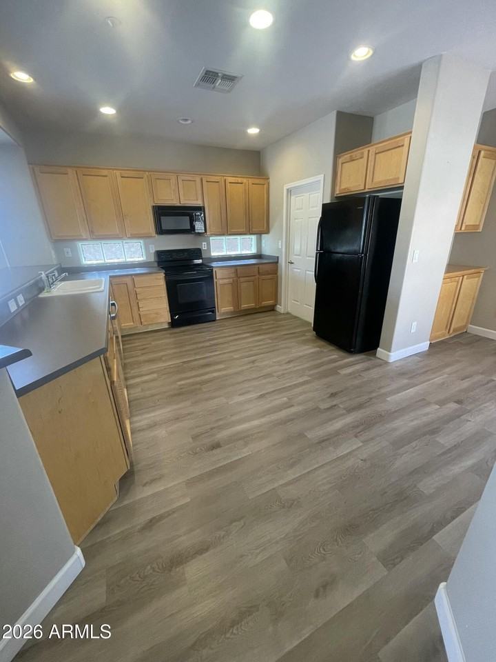 41831 N Mill Creek Way - Photo 4 of 17