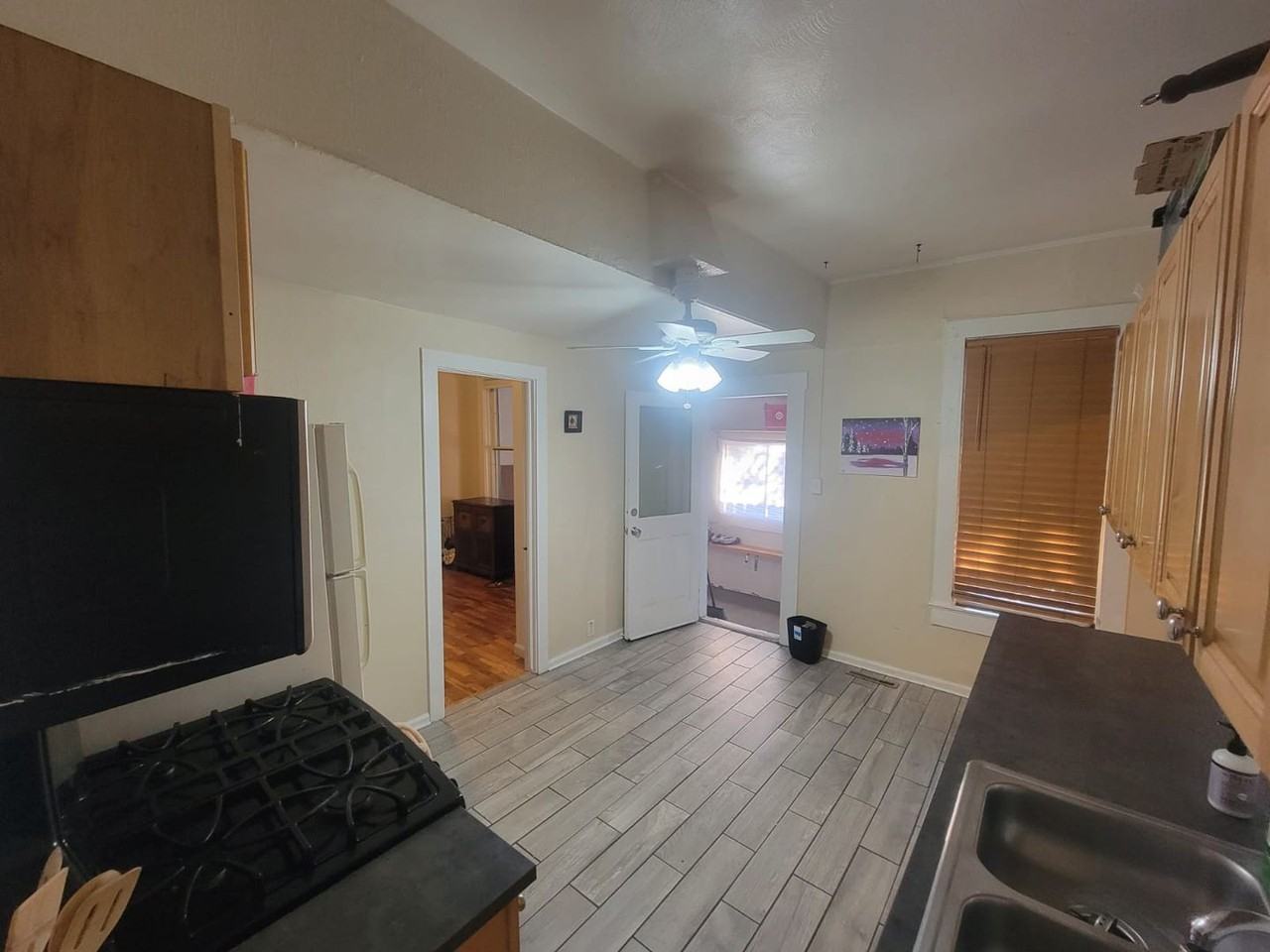 327 3rd Ave - Photo 3 of 40