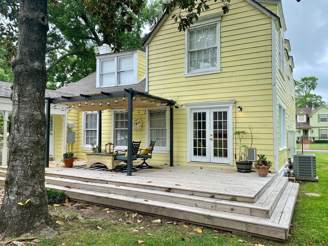 693 N 23rd St - Photo 4 of 14
