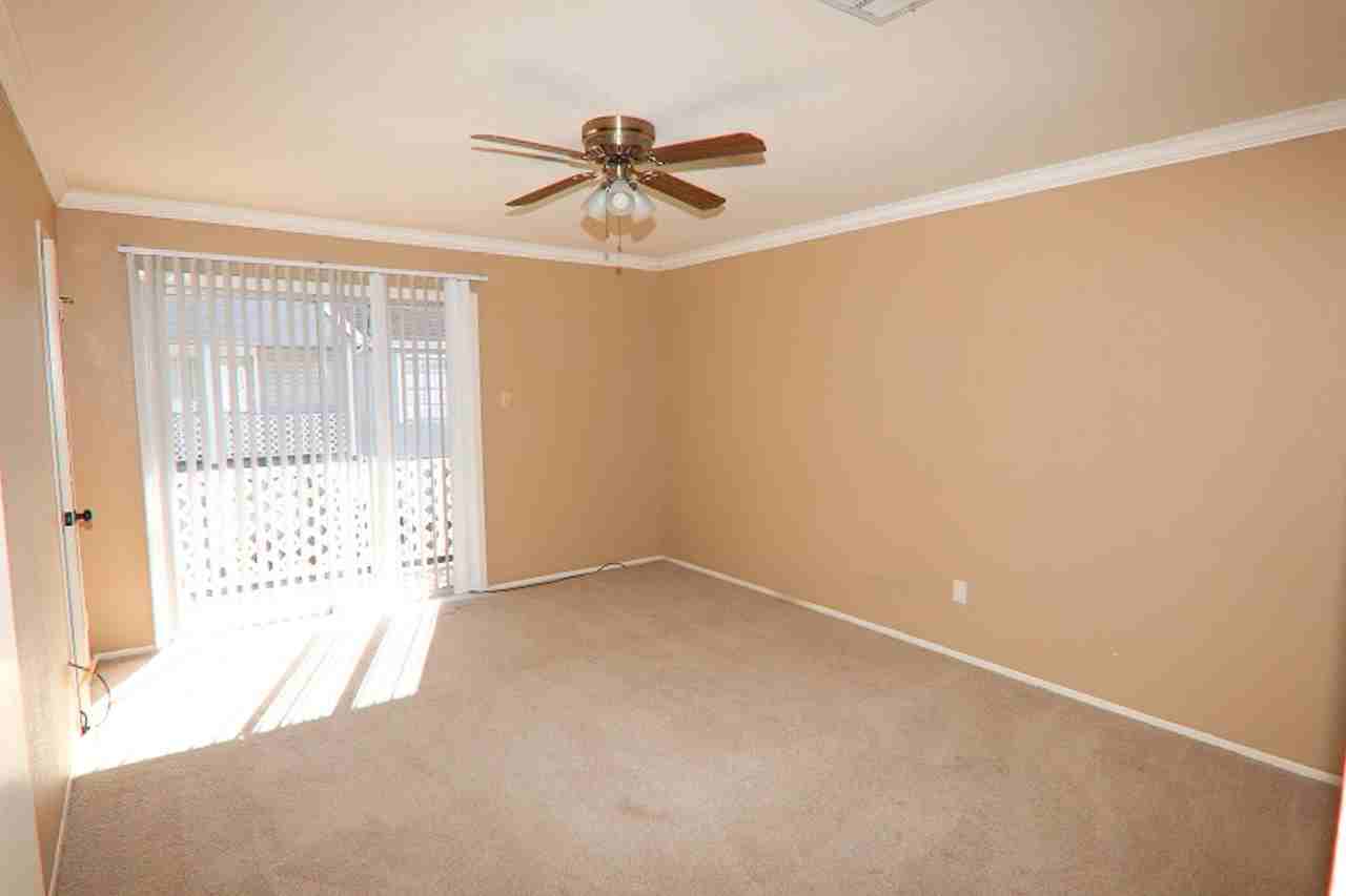 8648 Glen Meadow Ln - Photo 5 of 11