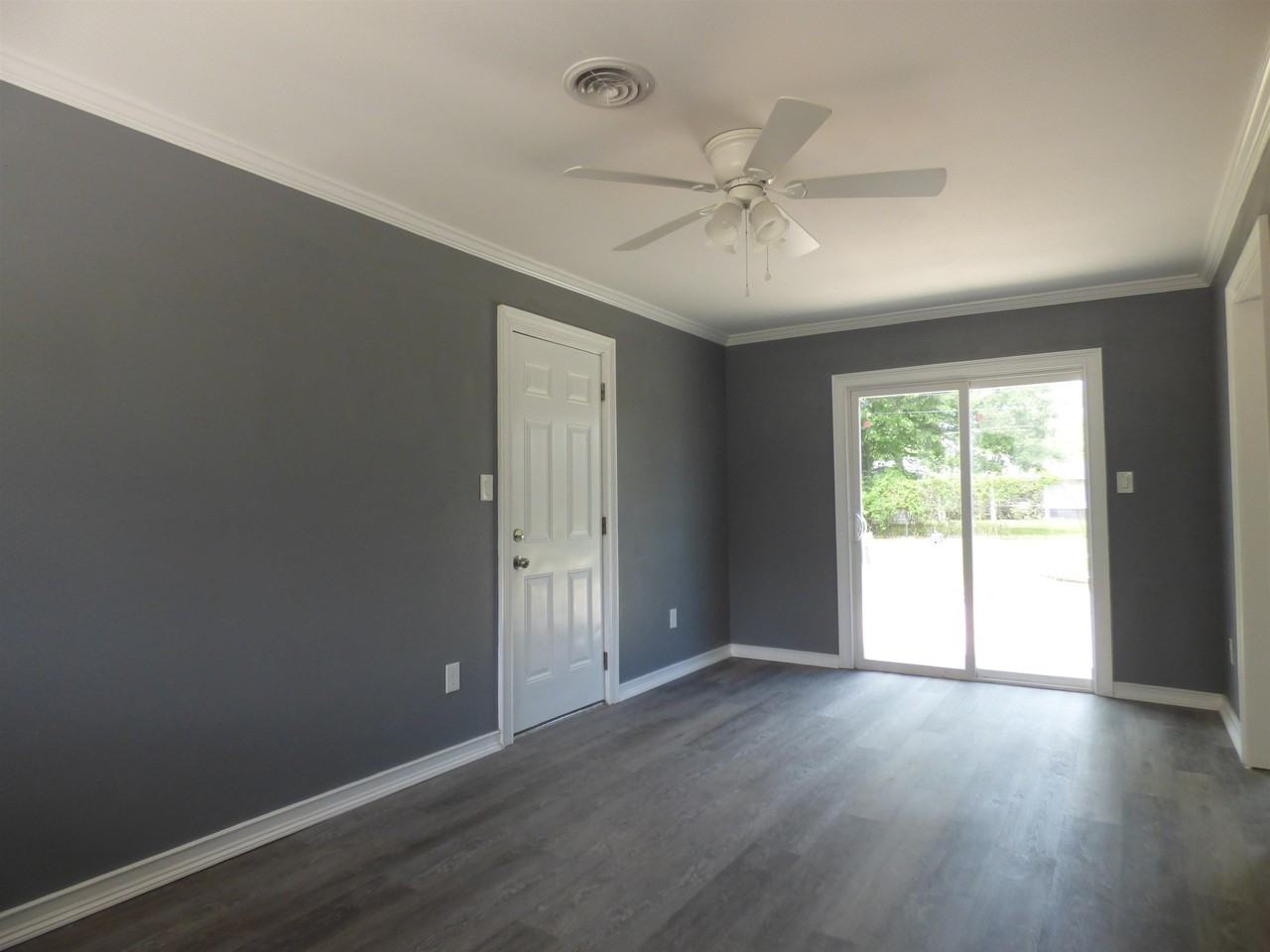 1030 Clairmont Dr - Photo 2 of 21