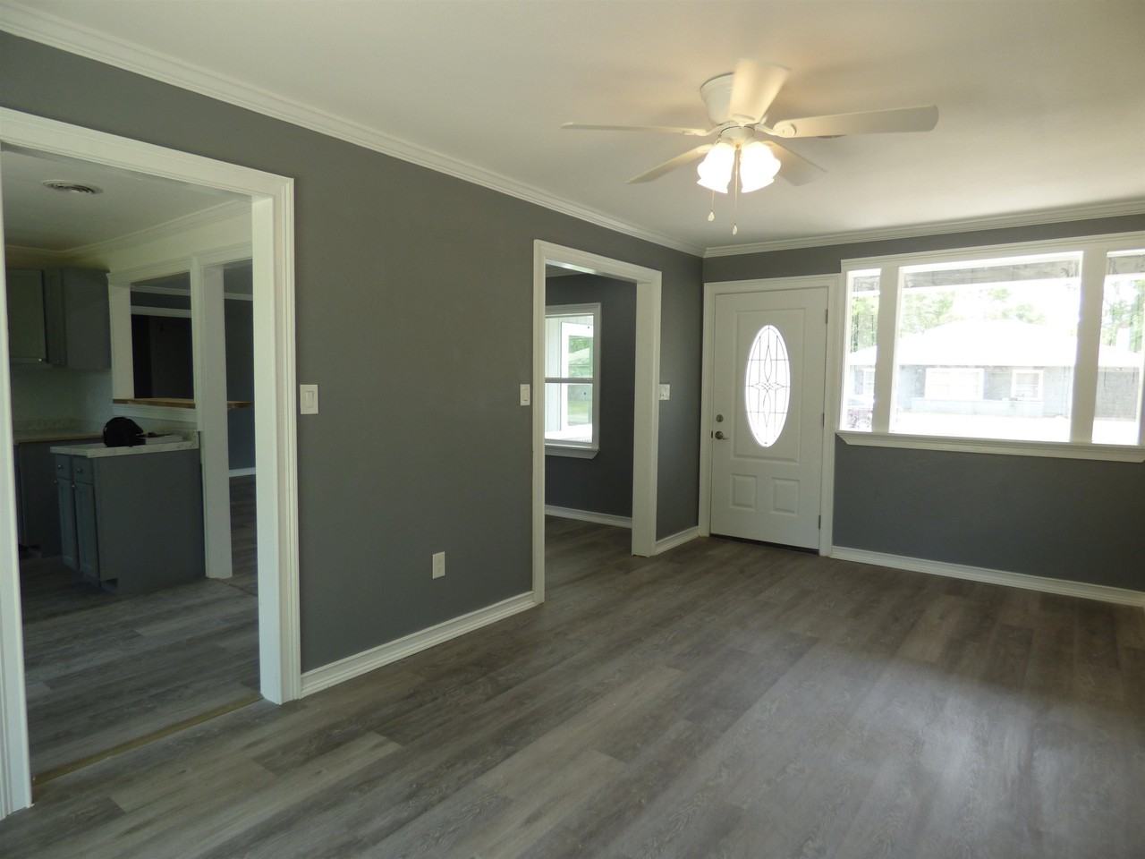 1030 Clairmont Dr - Photo 3 of 21
