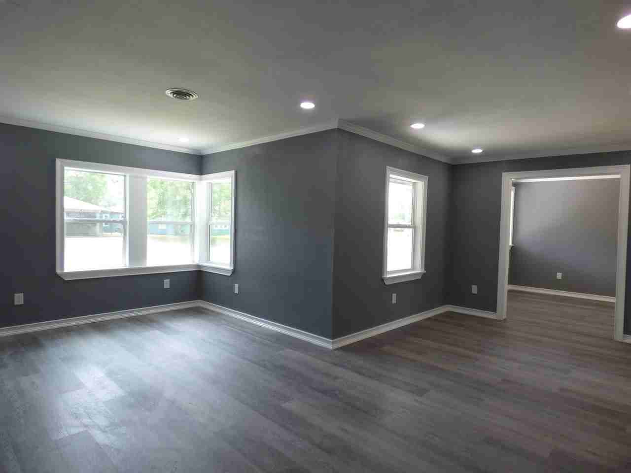 1030 Clairmont Dr - Photo 5 of 21