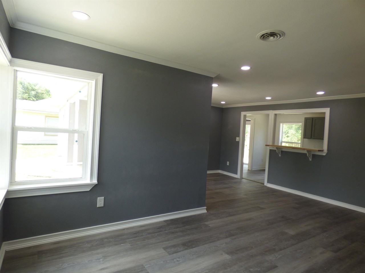 1030 Clairmont Dr - Photo 6 of 21