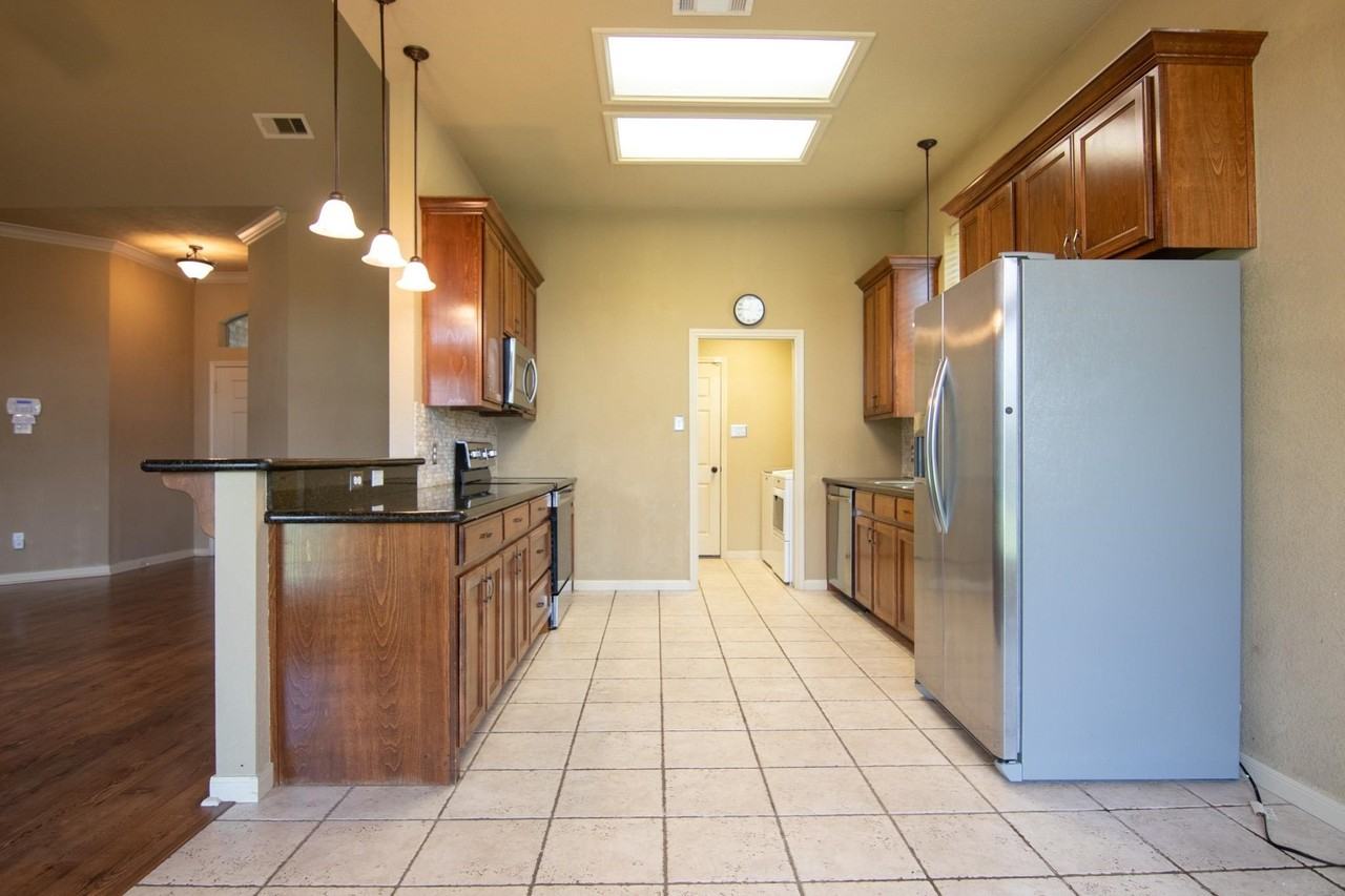 5745 Kathy Ln - Photo 4 of 17