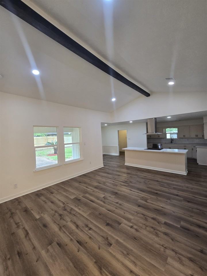 5875 Oleander Dr - Photo 4 of 18