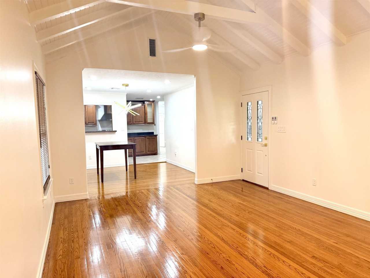 440 N Circuit Dr - Photo 5 of 30