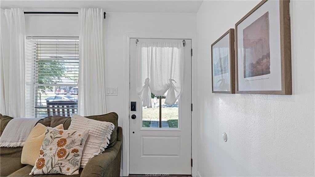 116 Richards St - Photo 6 of 44