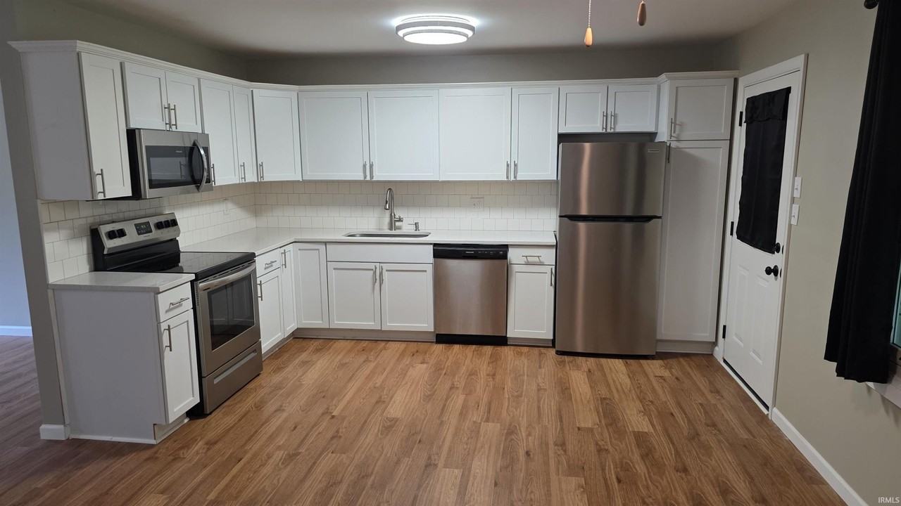 621 S Village Dr - Photo 6 of 16