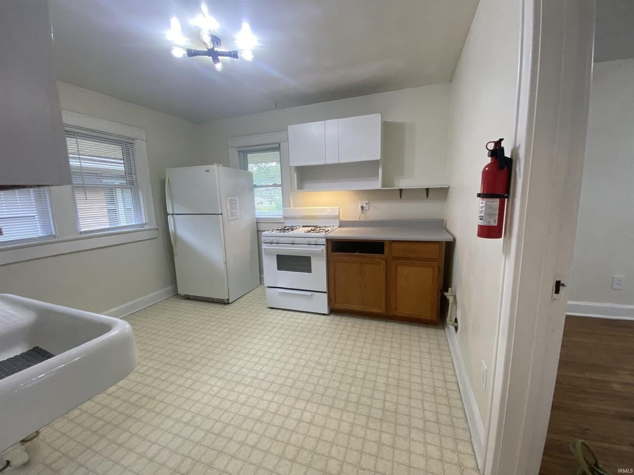 1407 S Washington St #B - Photo 7 of 16