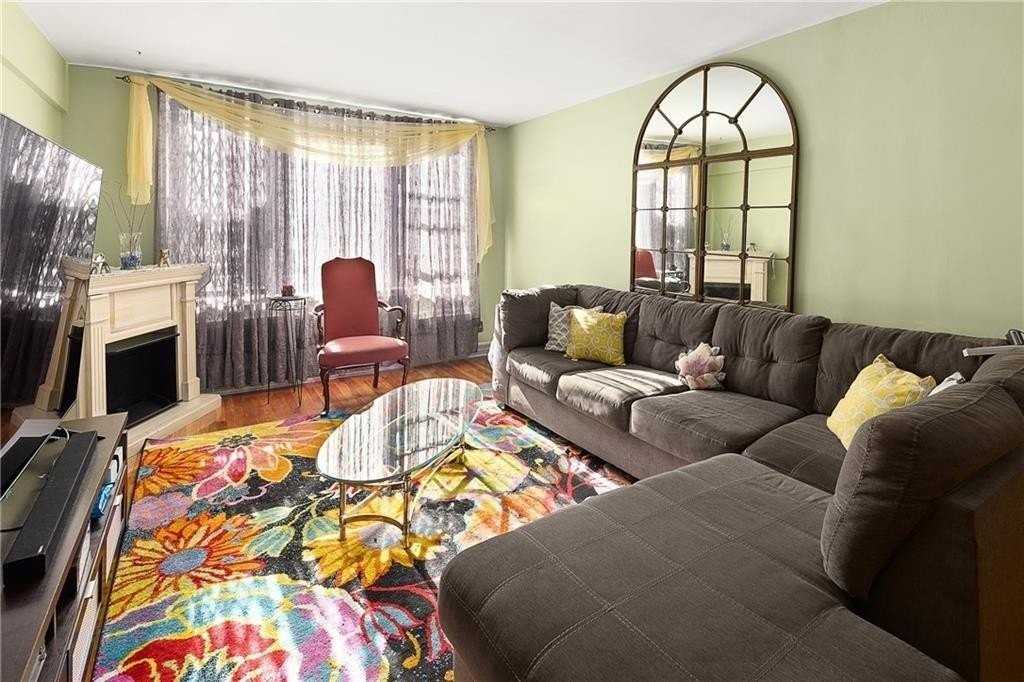 310 Lenox Rd #3J - Photo 2 of 7