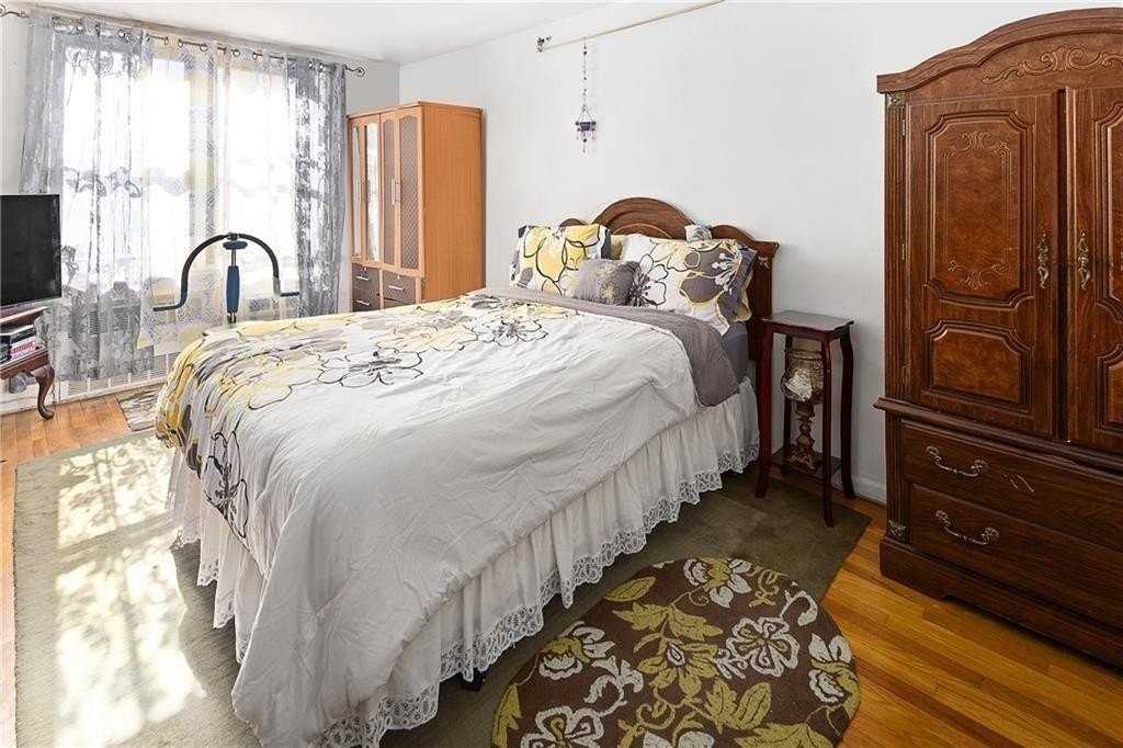 310 Lenox Rd #3J - Photo 3 of 7