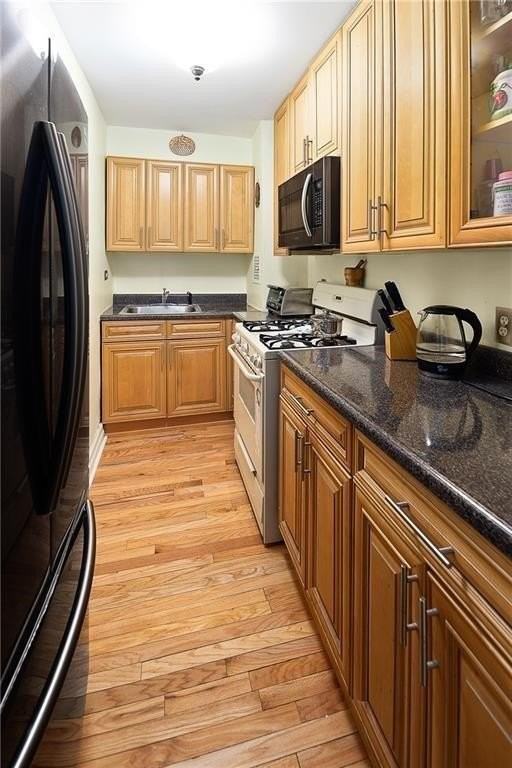 310 Lenox Rd #3J - Photo 5 of 7