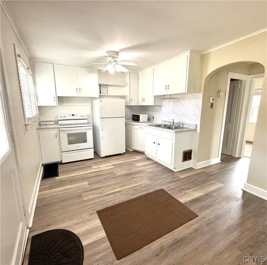 1000 1/2 Van Buren Ave - Photo 4 of 11