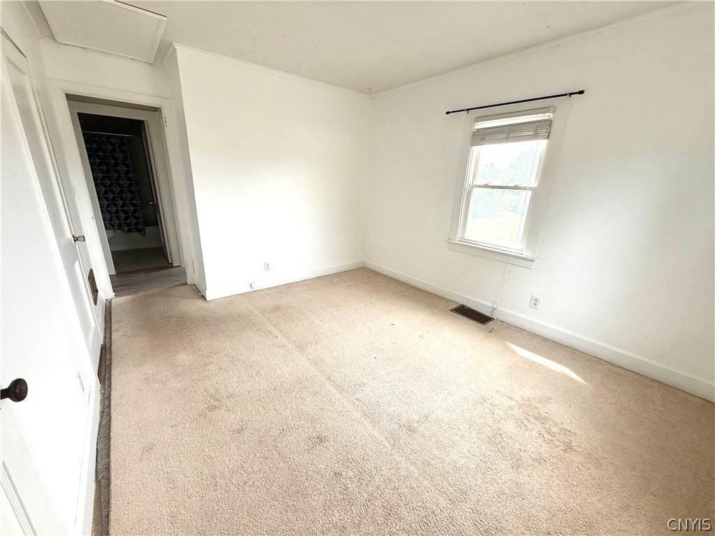 1000 1/2 Van Buren Ave - Photo 7 of 11