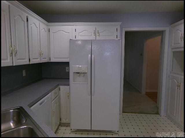 1024 Colonial Dr - Photo 7 of 25