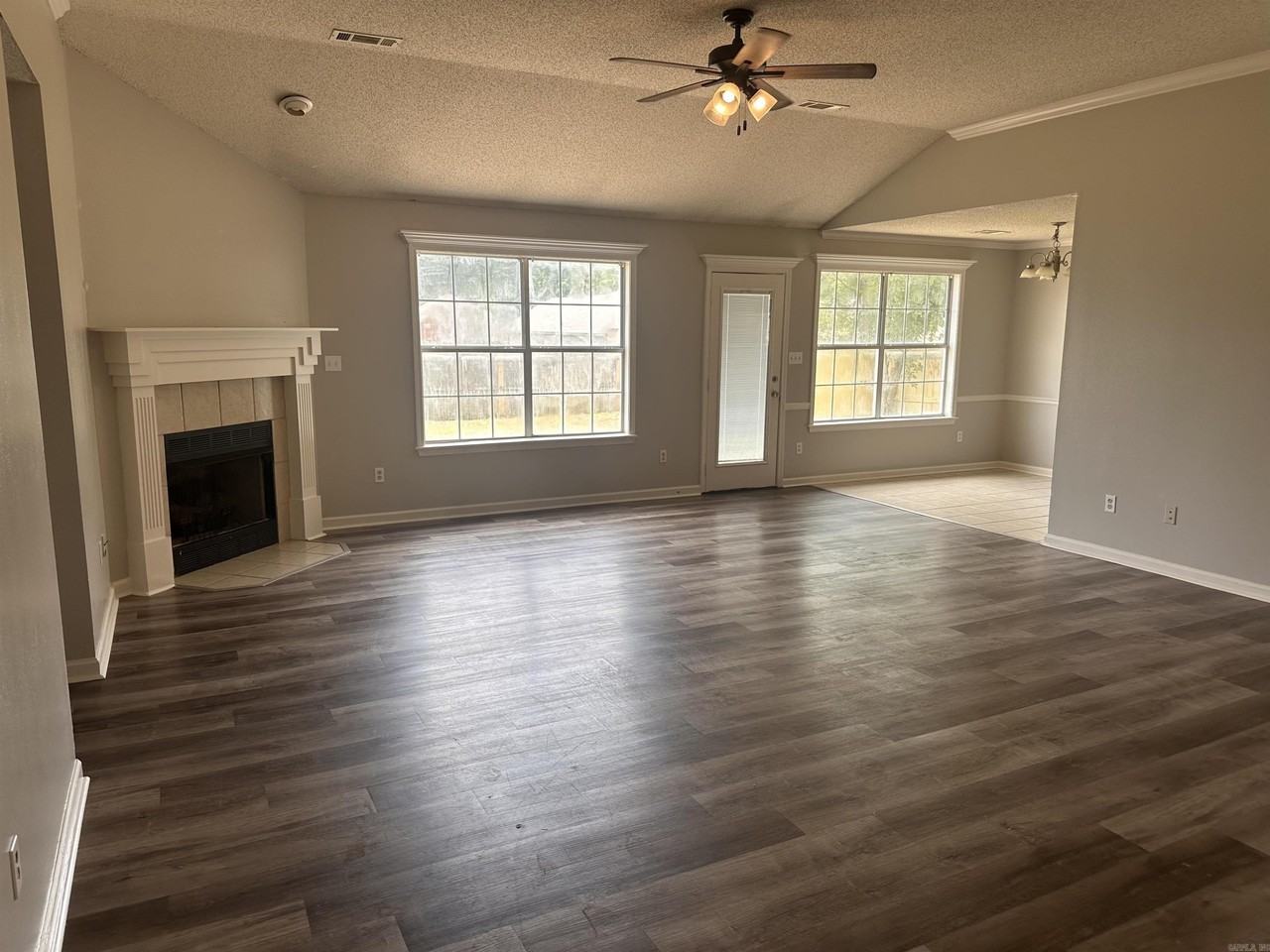 2311 Mystic Pt - Photo 2 of 9