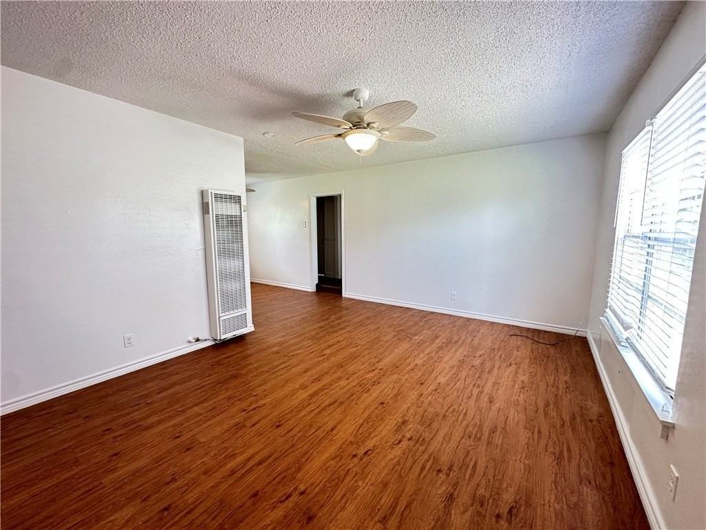 1213 W Terrace Blvd - Photo 2 of 33