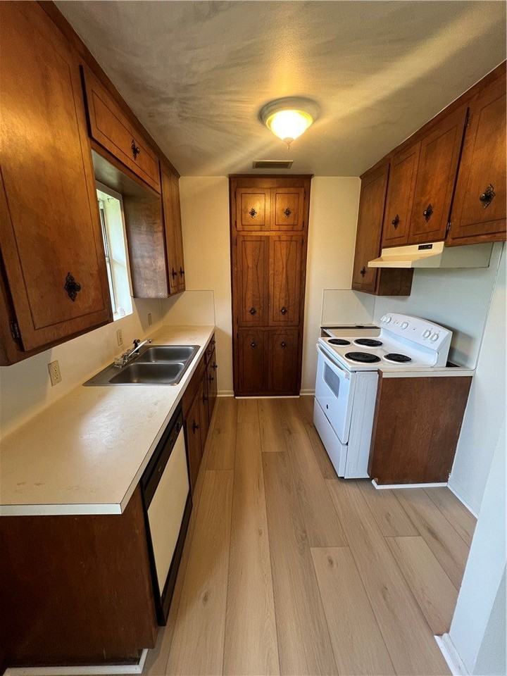 4817 Lavaca Dr #1 - Photo 3 of 7