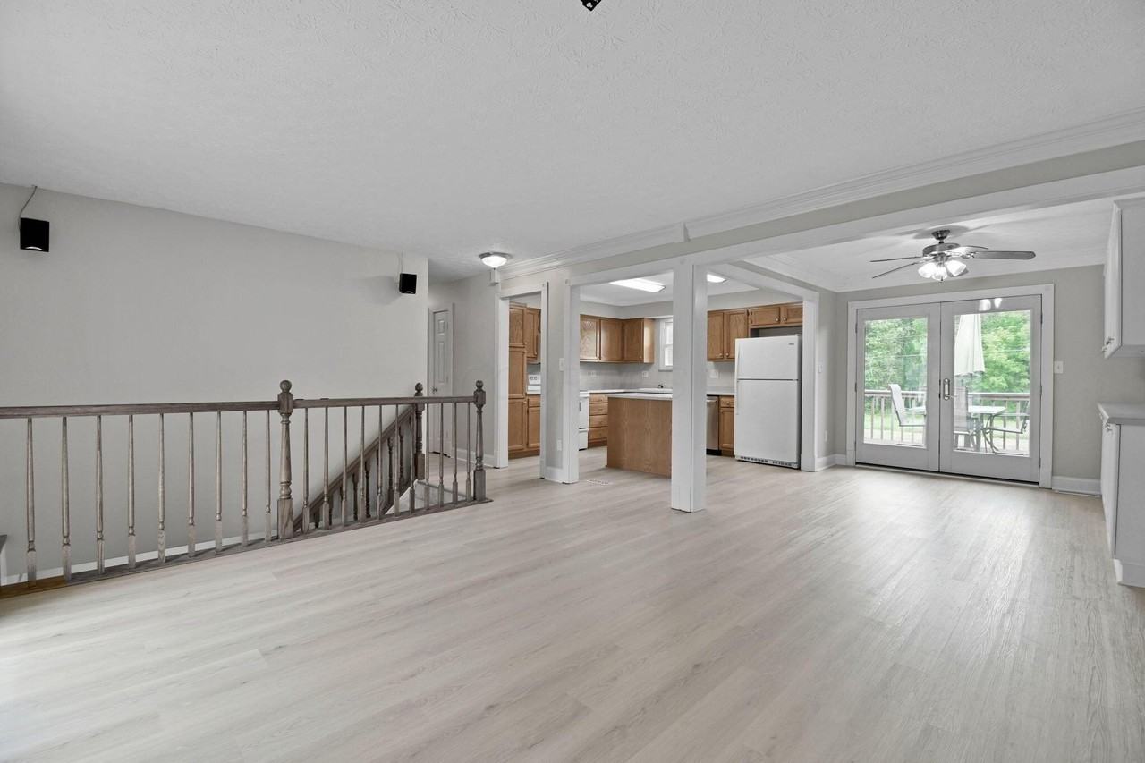 5978 Alice Dr - Photo 7 of 35