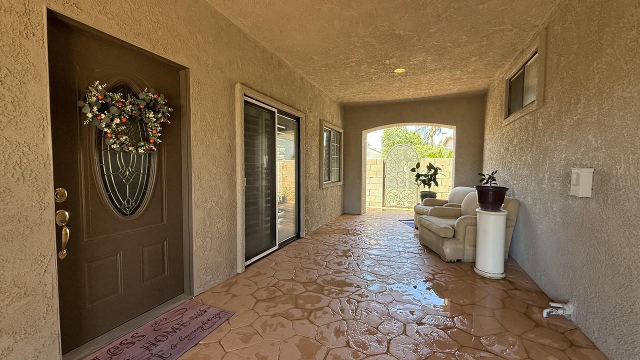 80161 Malaga Ave - Photo 2 of 31