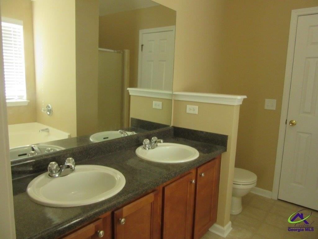 302 Timberwind Dr - Photo 2 of 6