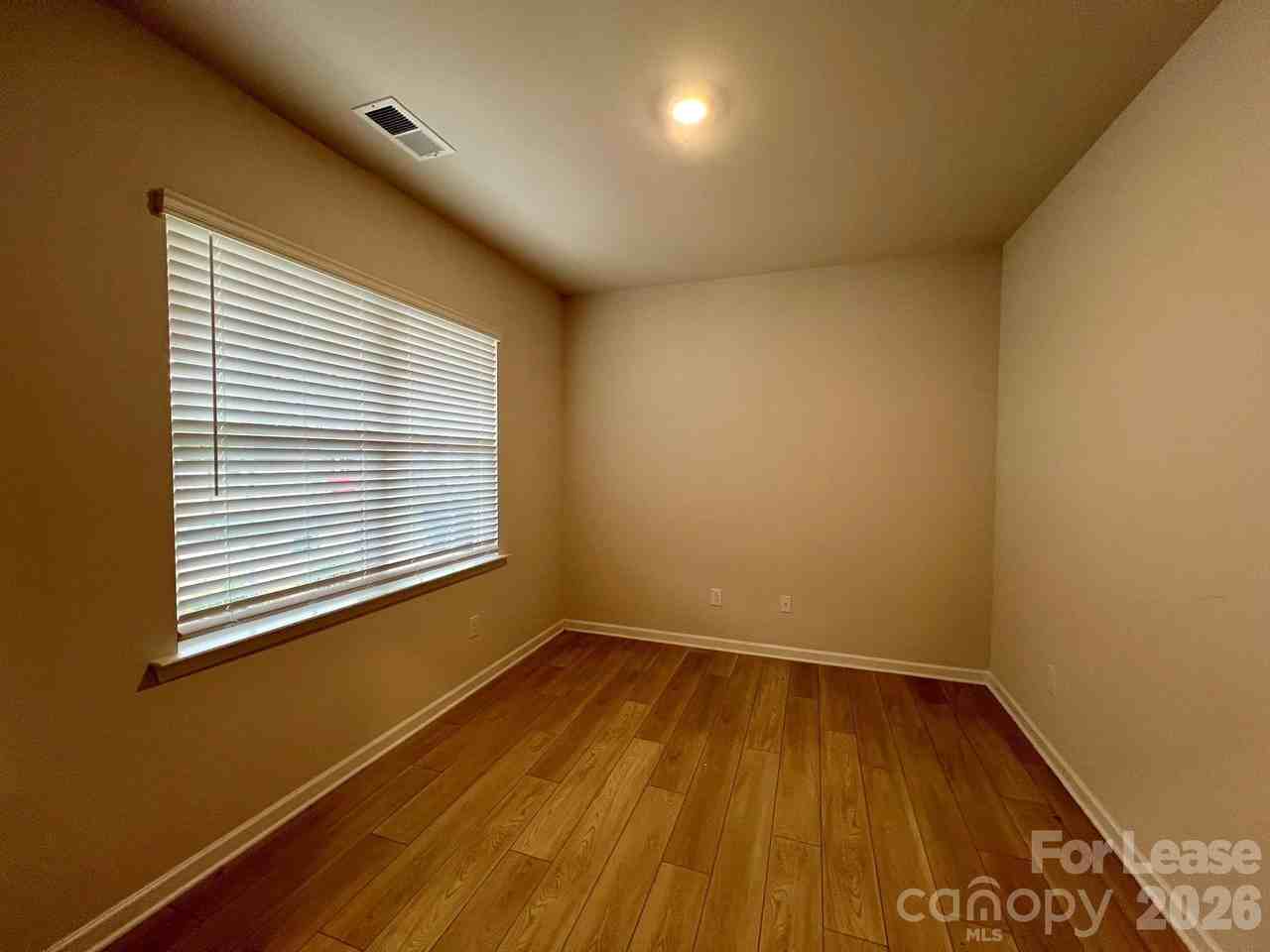 314 Hamptons Cove Rd - Photo 4 of 34