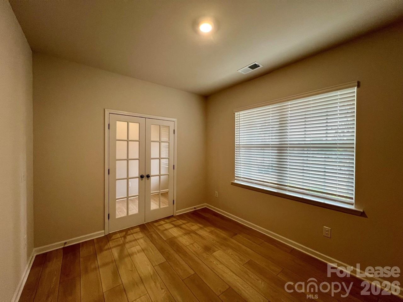 314 Hamptons Cove Rd - Photo 5 of 34