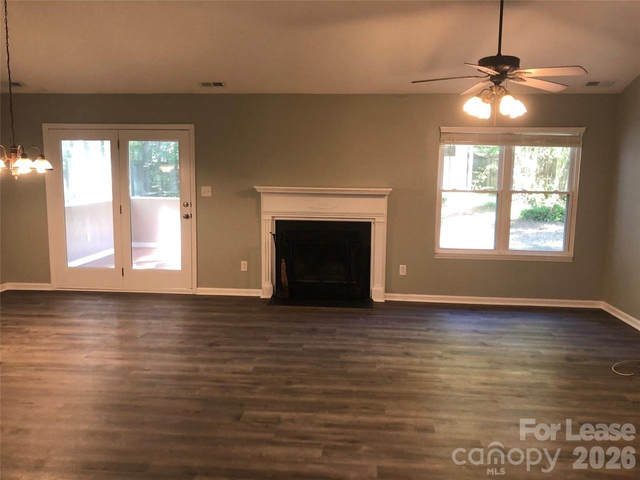 3700 Sandberry Dr - Photo 4 of 16