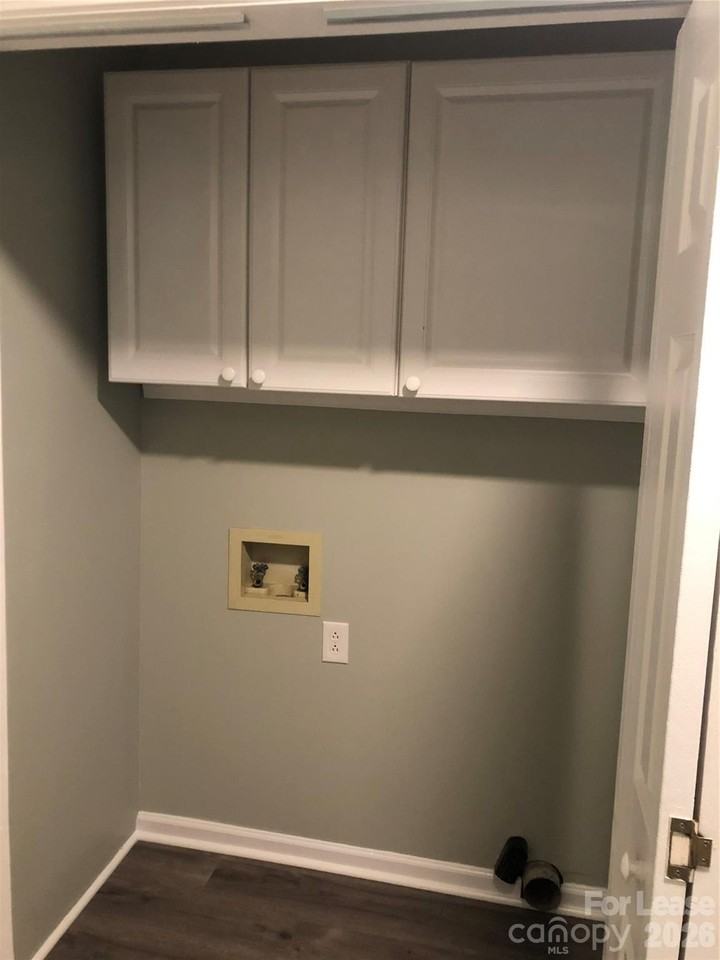 3700 Sandberry Dr - Photo 5 of 16
