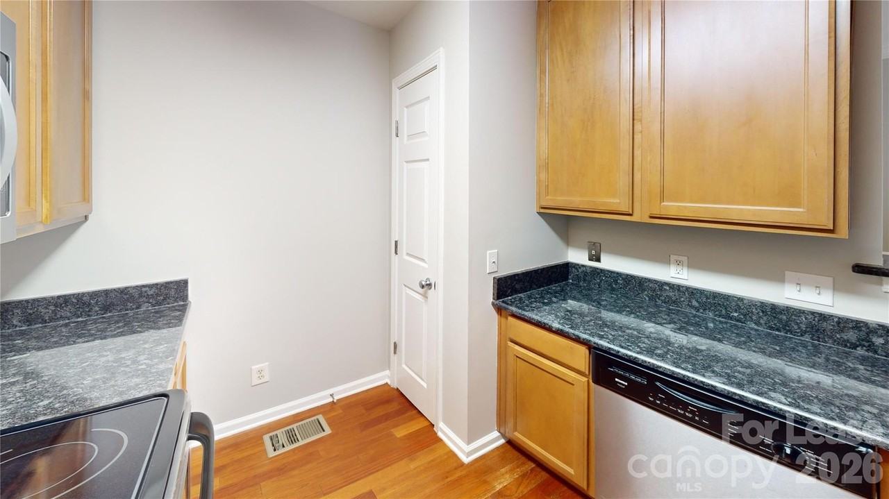537 Donatello Ave - Photo 6 of 12