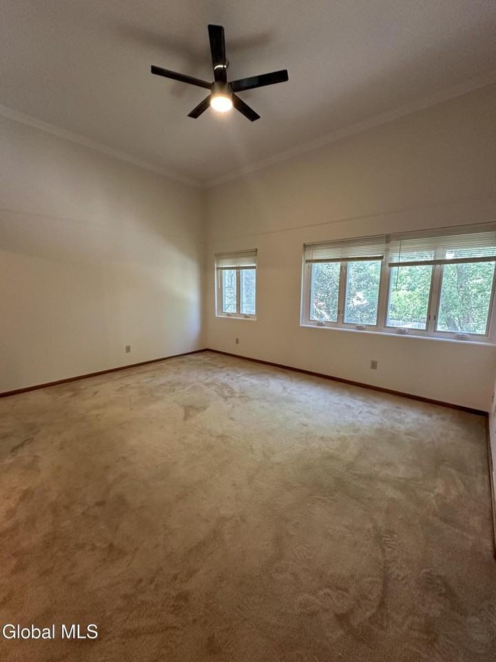 222 S Ten Broeck St #16 - Photo 4 of 20