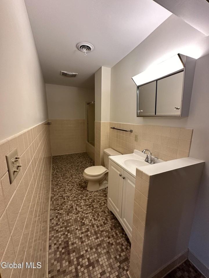 222 S Ten Broeck St #16 - Photo 7 of 20