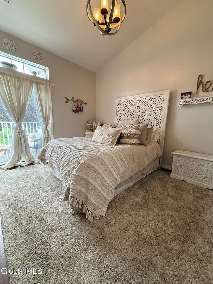 823 Hampton Place Blvd - Photo 4 of 28