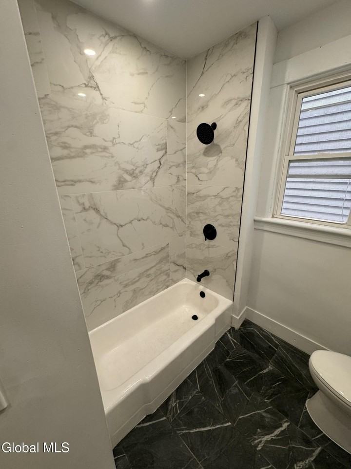 673 Myrtle Ave #2 - Photo 5 of 6