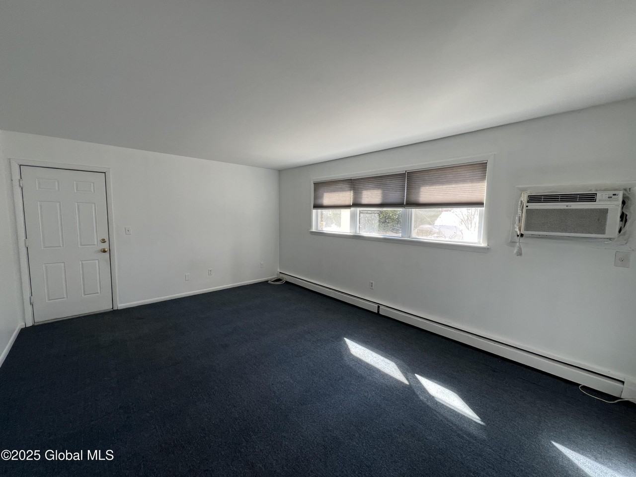 11 Ashdown Rd #15A - Photo 3 of 11