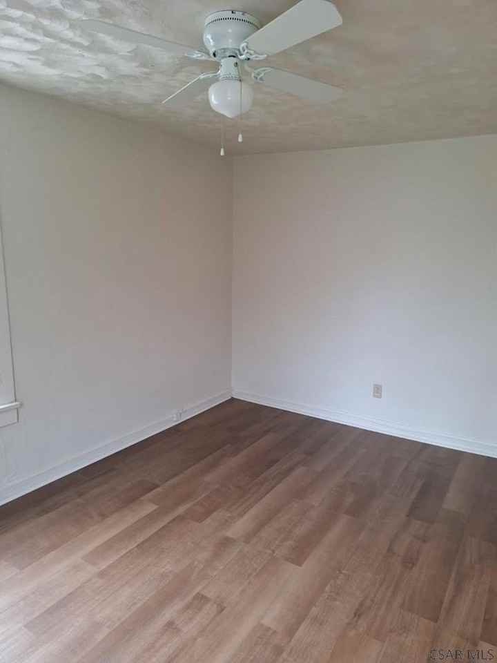60 Fairfield Ave - Photo 2 of 8