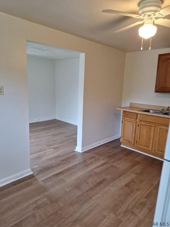 60 Fairfield Ave - Photo 4 of 8